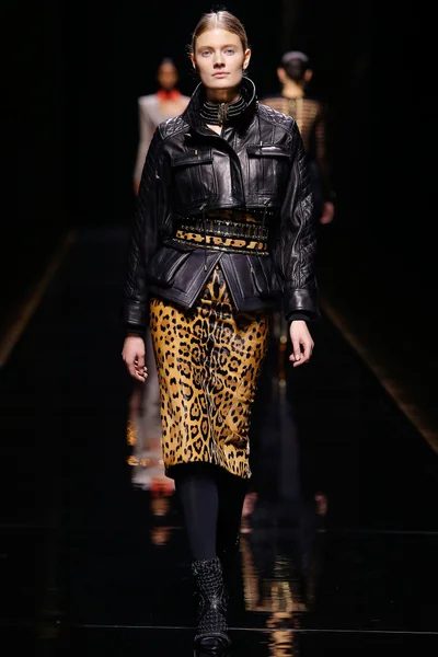 Look 8